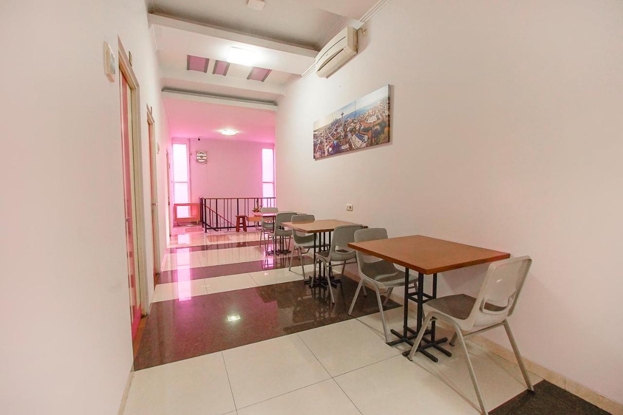 Urbanview Hotel Fiffa Kauman Malang Zewnętrze zdjęcie