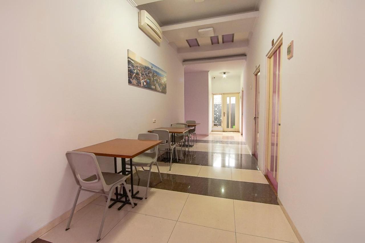 Urbanview Hotel Fiffa Kauman Malang Zewnętrze zdjęcie