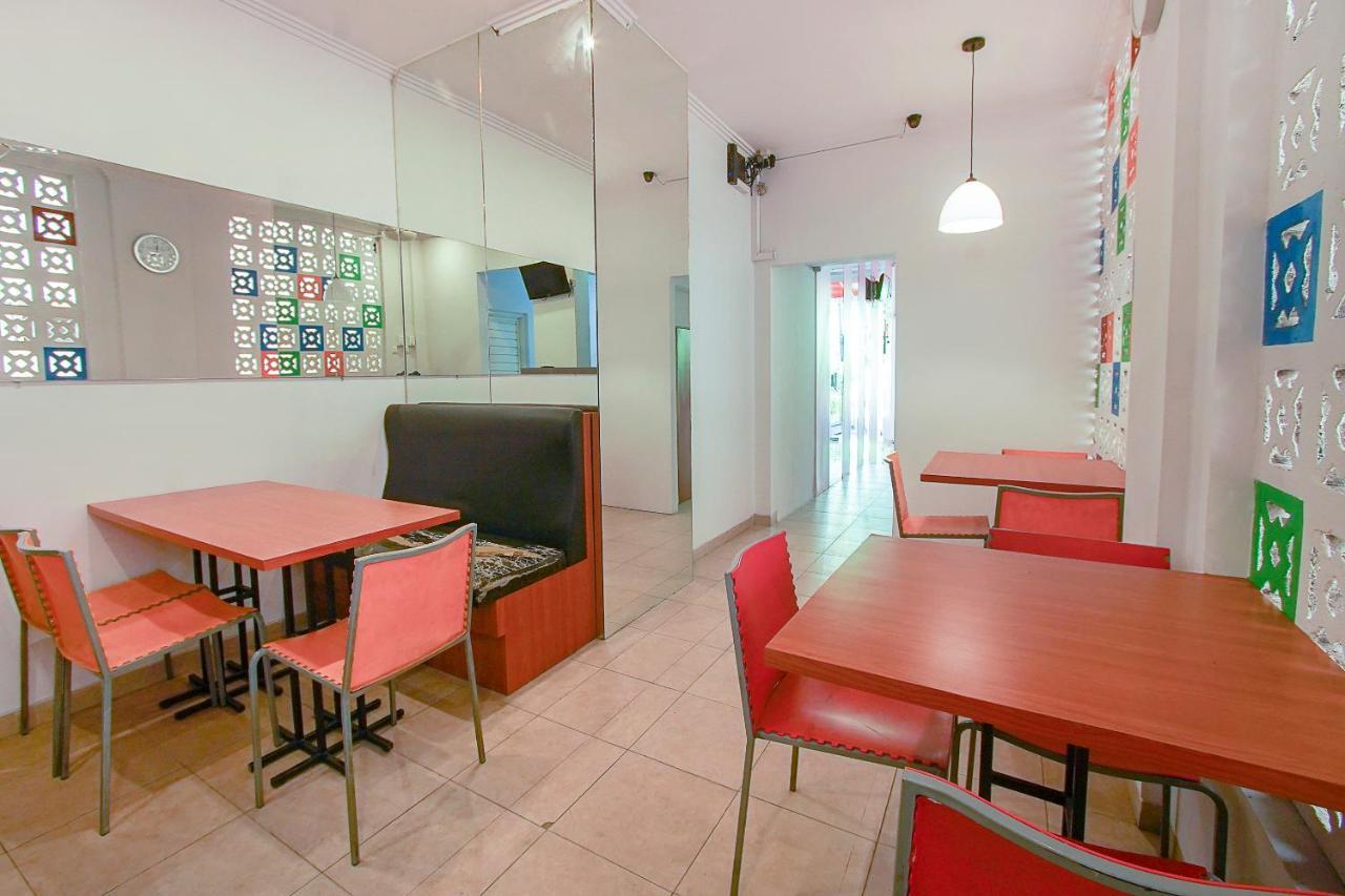Urbanview Hotel Fiffa Kauman Malang Zewnętrze zdjęcie