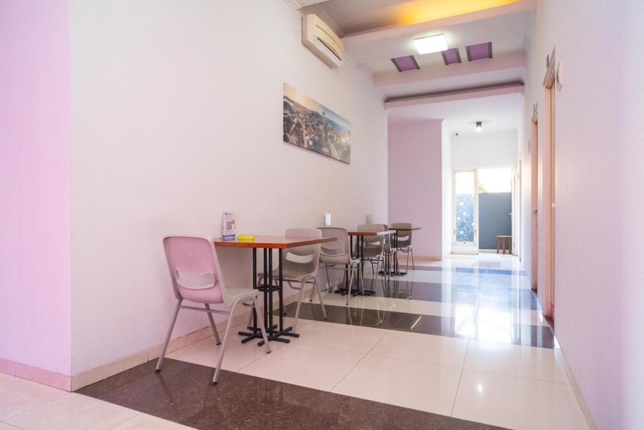 Urbanview Hotel Fiffa Kauman Malang Zewnętrze zdjęcie