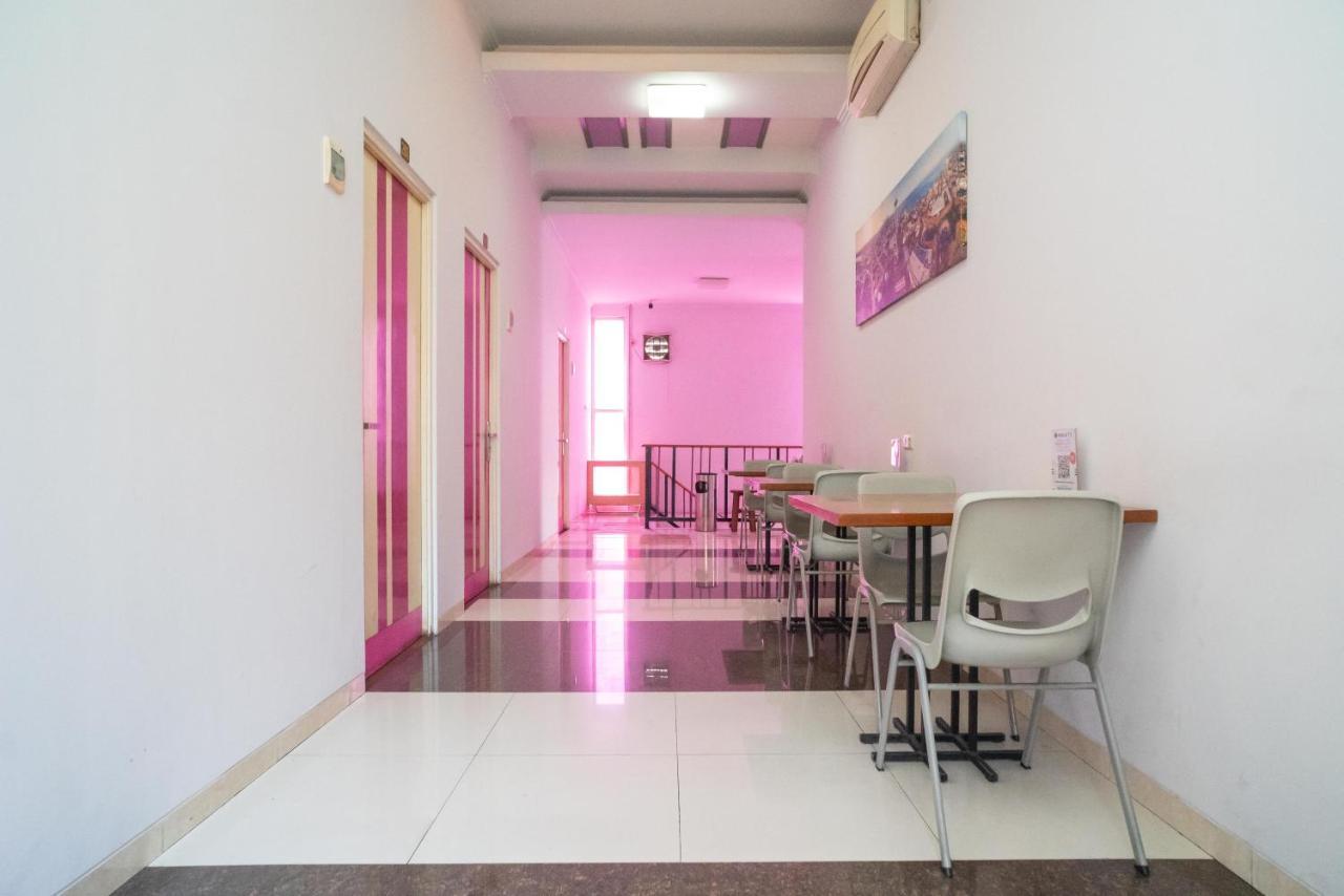 Urbanview Hotel Fiffa Kauman Malang Zewnętrze zdjęcie