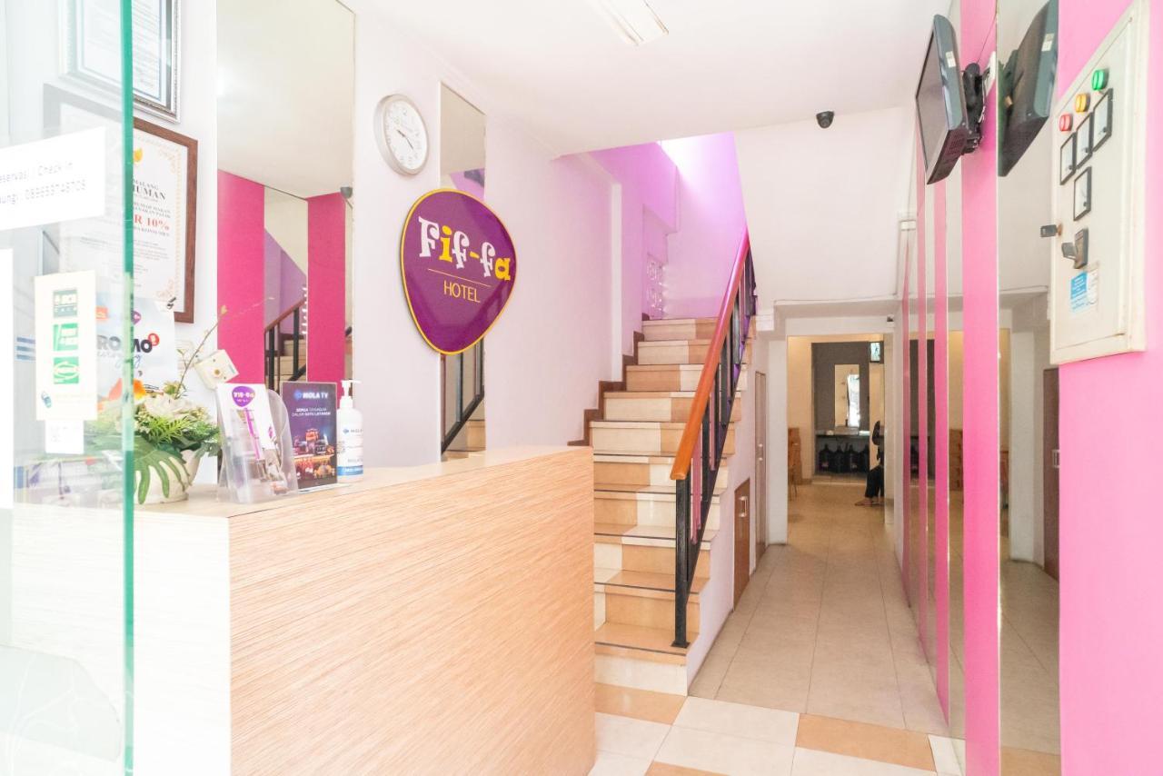 Urbanview Hotel Fiffa Kauman Malang Zewnętrze zdjęcie